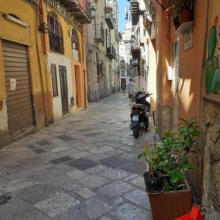 Casa Vacanza Mercato Ballaro' Palermo Exterior foto